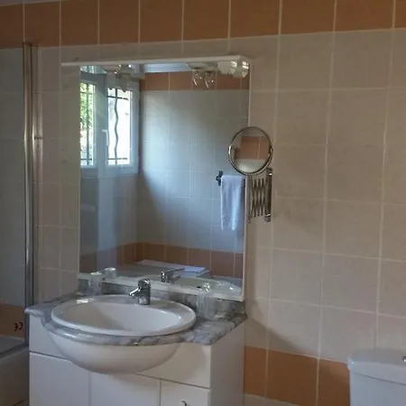 Отель Les Lavandes 3*